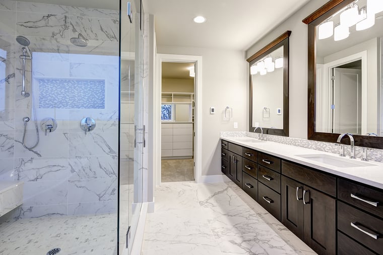 Follow This Guide to Choose the Right Number of Sinks for Your Master Bathroom