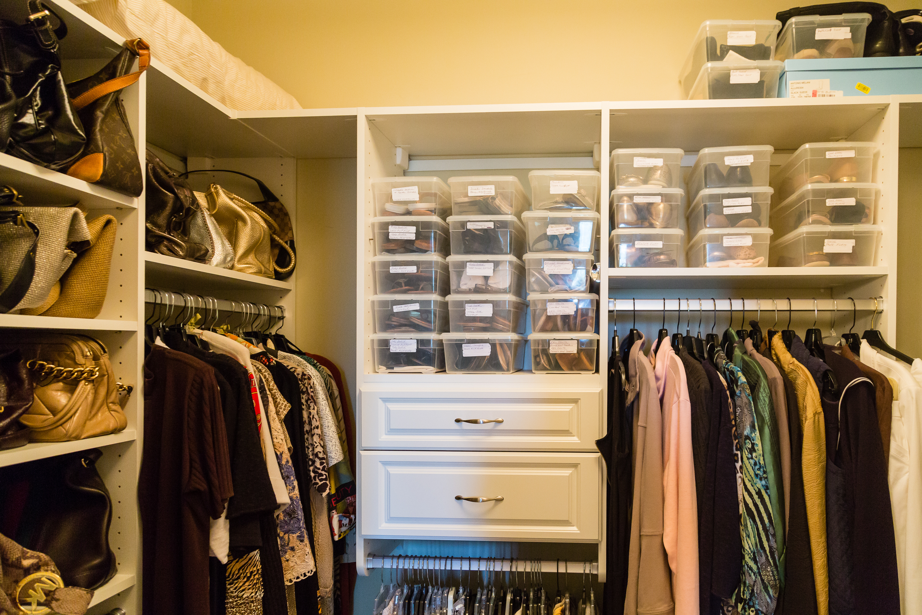 8 signs that you could use a professional home organizer